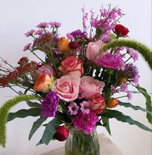 Load image into Gallery viewer, VALENTINES ROMANTIC REDS