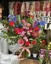 Load image into Gallery viewer, VALENTINES ROMANTIC REDS