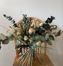 Load image into Gallery viewer, Trust me i&#39;m a florist dried
